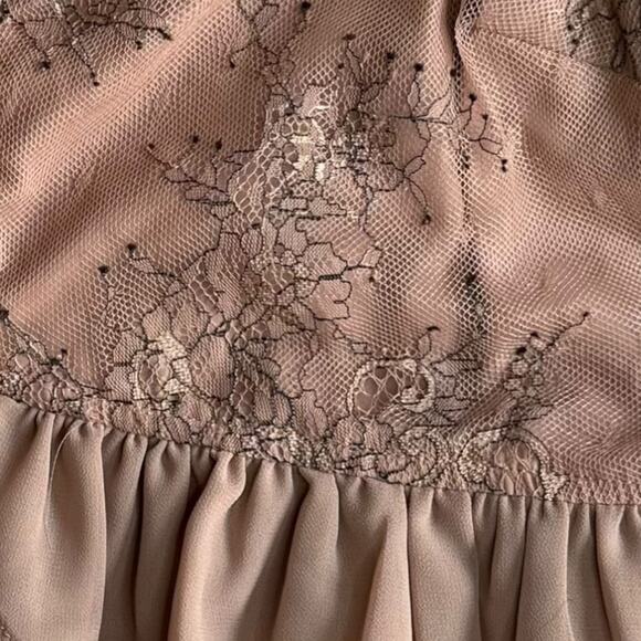 STORIA CROP DELICATE BOHO FLORAL EMBROIDERY LACE OVERLAY RUFFLE TAN MEDIUM - Picture 5 of 7